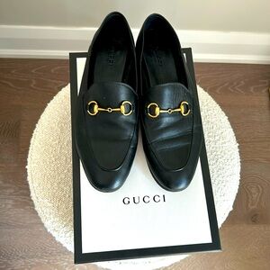 Gucci Women’s Leather Horsebit Loafers in Black. Size 8.